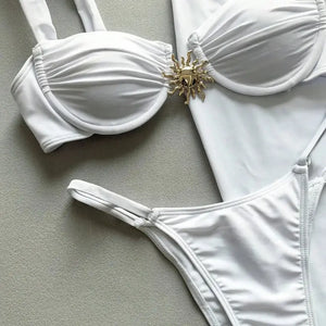 Biquíni Branco com Saída de Praia Saia Longa