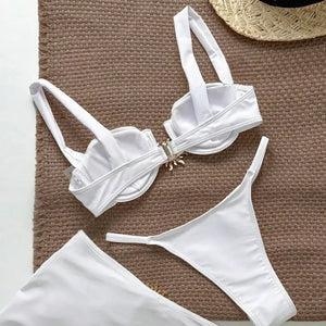 Biquíni Branco com Saída de Praia Saia Longa