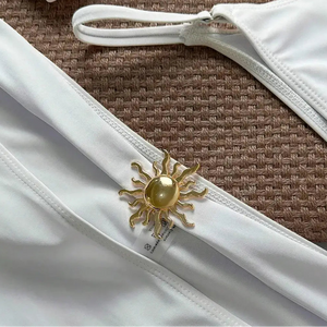 Biquíni Branco com Saída de Praia Saia Longa