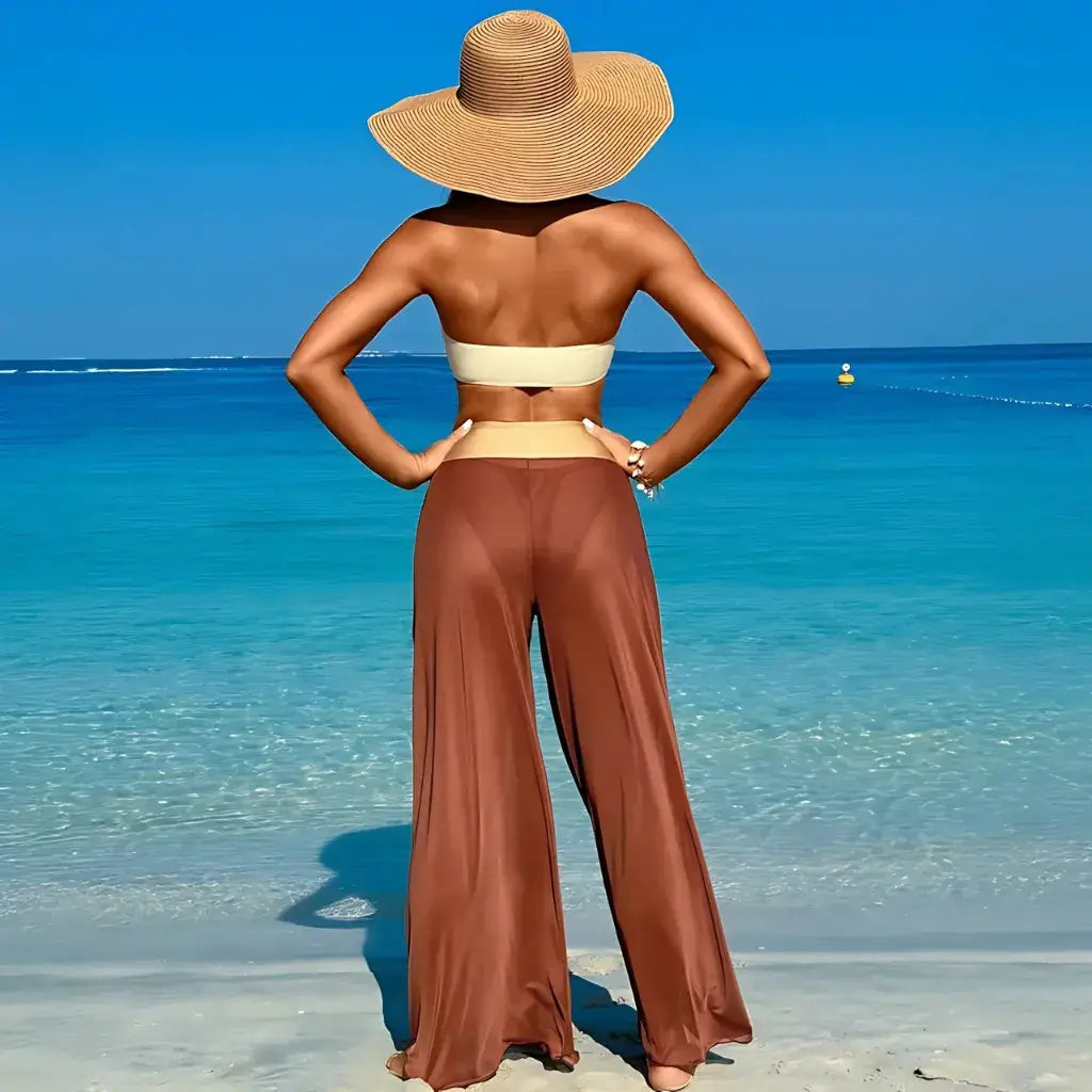 Biquíni Tomara que Caia com Calça de Praia