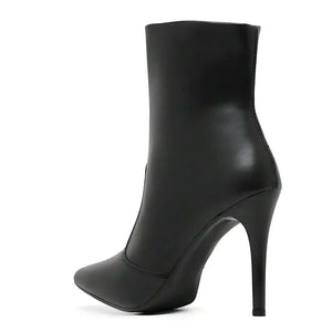 Bota Salto Alto Bico Fino Preta