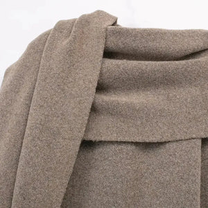 Casaco de Lã Feminino com Cachecol