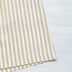 Macacão Curto Listrado Decote V sem Mangas