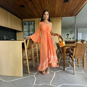 Vestido Longo de Festa com Um Ombro Só e Detalhes em Franjas