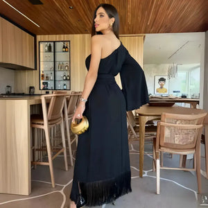 Vestido Longo de Festa com Um Ombro Só e Detalhes em Franjas