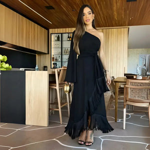 Vestido Longo de Festa com Um Ombro Só e Detalhes em Franjas