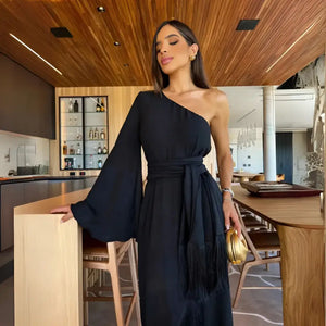 Vestido Longo de Festa com Um Ombro Só e Detalhes em Franjas