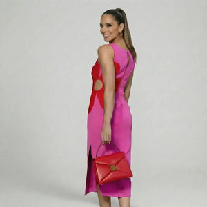 Vestido Midi Floral Elegante com Recorte Lateral