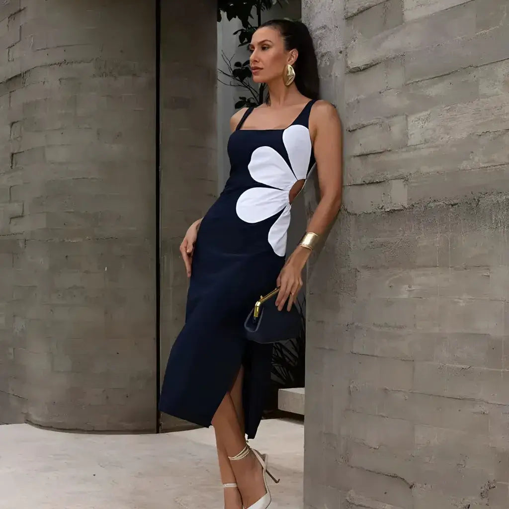 Vestido Midi Floral Elegante com Recorte Lateral