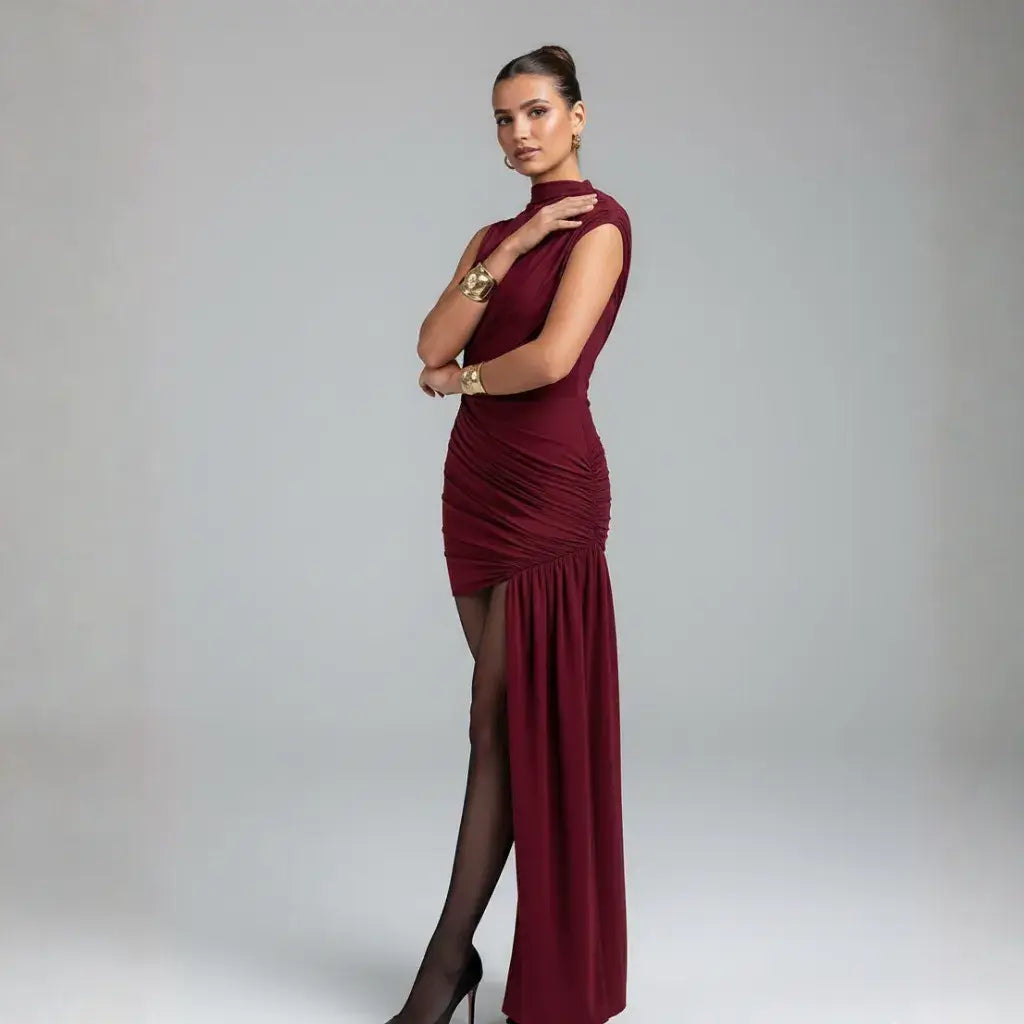 Vestido de Festa Curto Drapeado Cauda Lateral Elegante