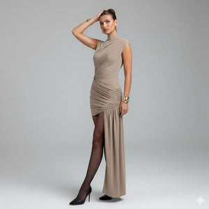 Vestido de Festa Curto Drapeado Cauda Lateral Elegante