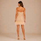Vestido Feminino Curto de Paetê Franjas e Plumas – Anouk