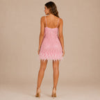 Vestido Feminino Curto de Paetê Franjas e Plumas – Anouk