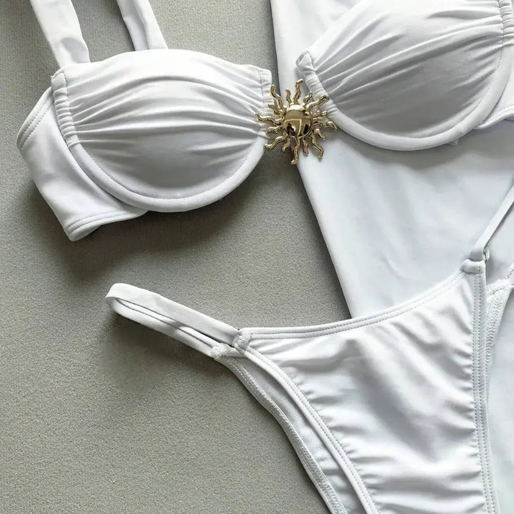 Biquíni Branco com Saída de Praia Saia Longa 