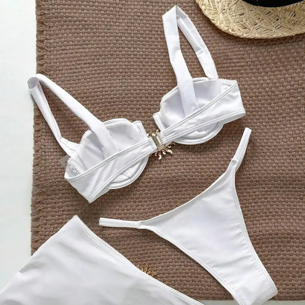 Biquíni Branco com Saída de Praia Saia Longa 