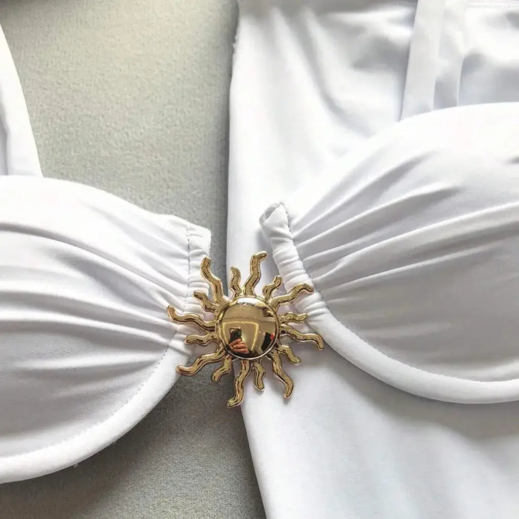 Biquíni Branco com Saída de Praia Saia Longa 