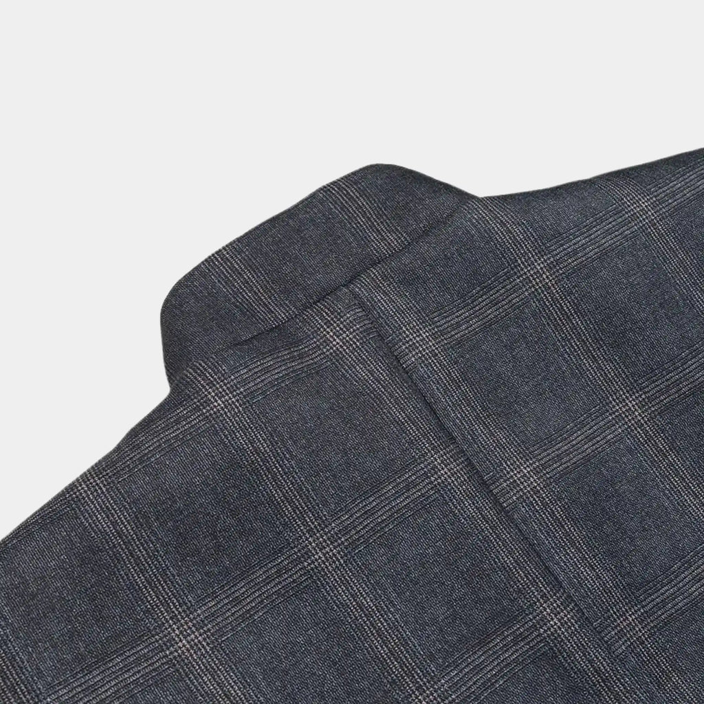 Blazer feminino gola diferenciada com acabamento elegante e moderno