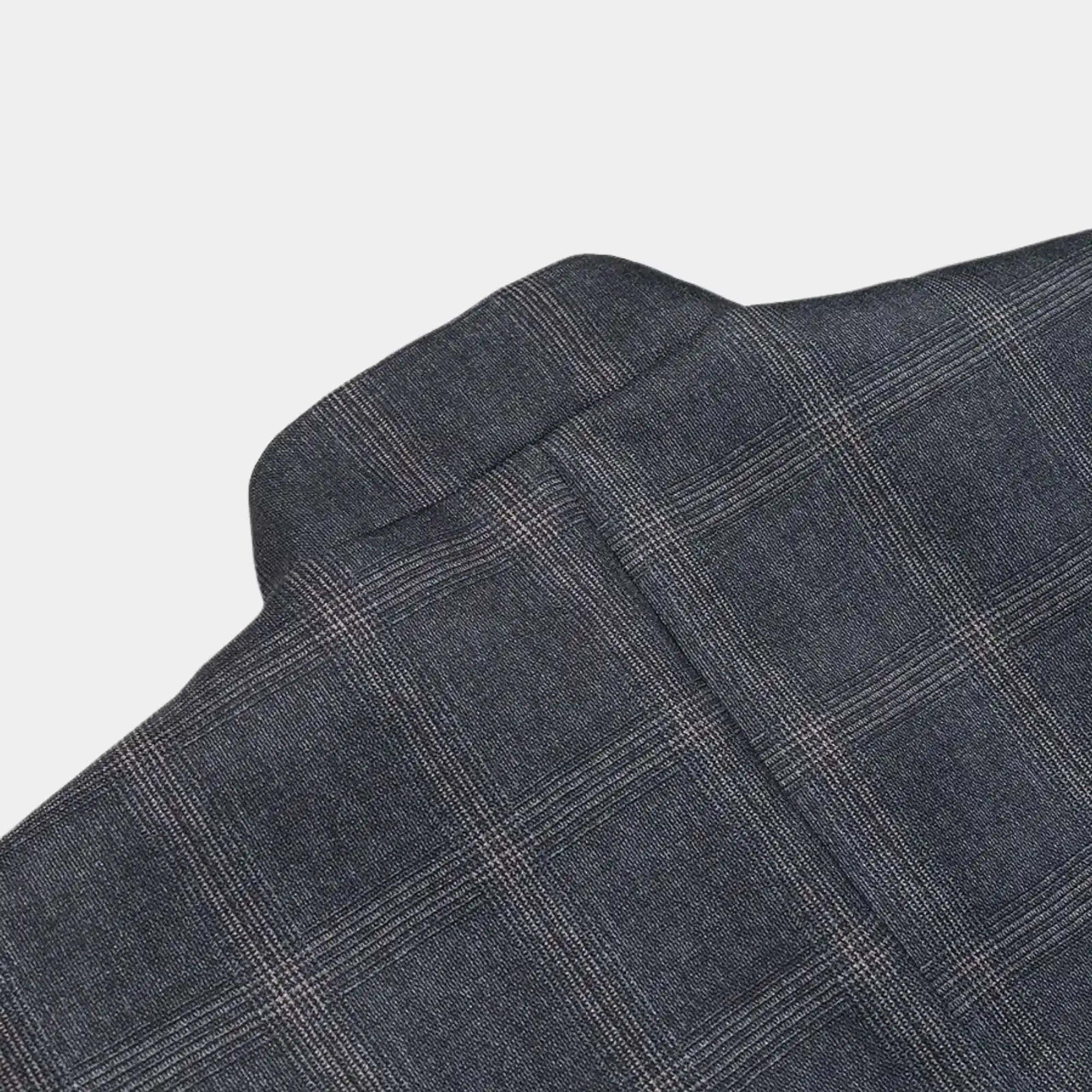 Blazer feminino gola diferenciada com acabamento elegante e moderno