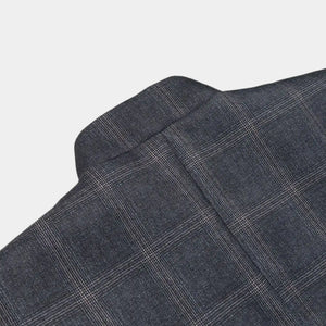 Blazer feminino gola diferenciada com acabamento elegante e moderno
