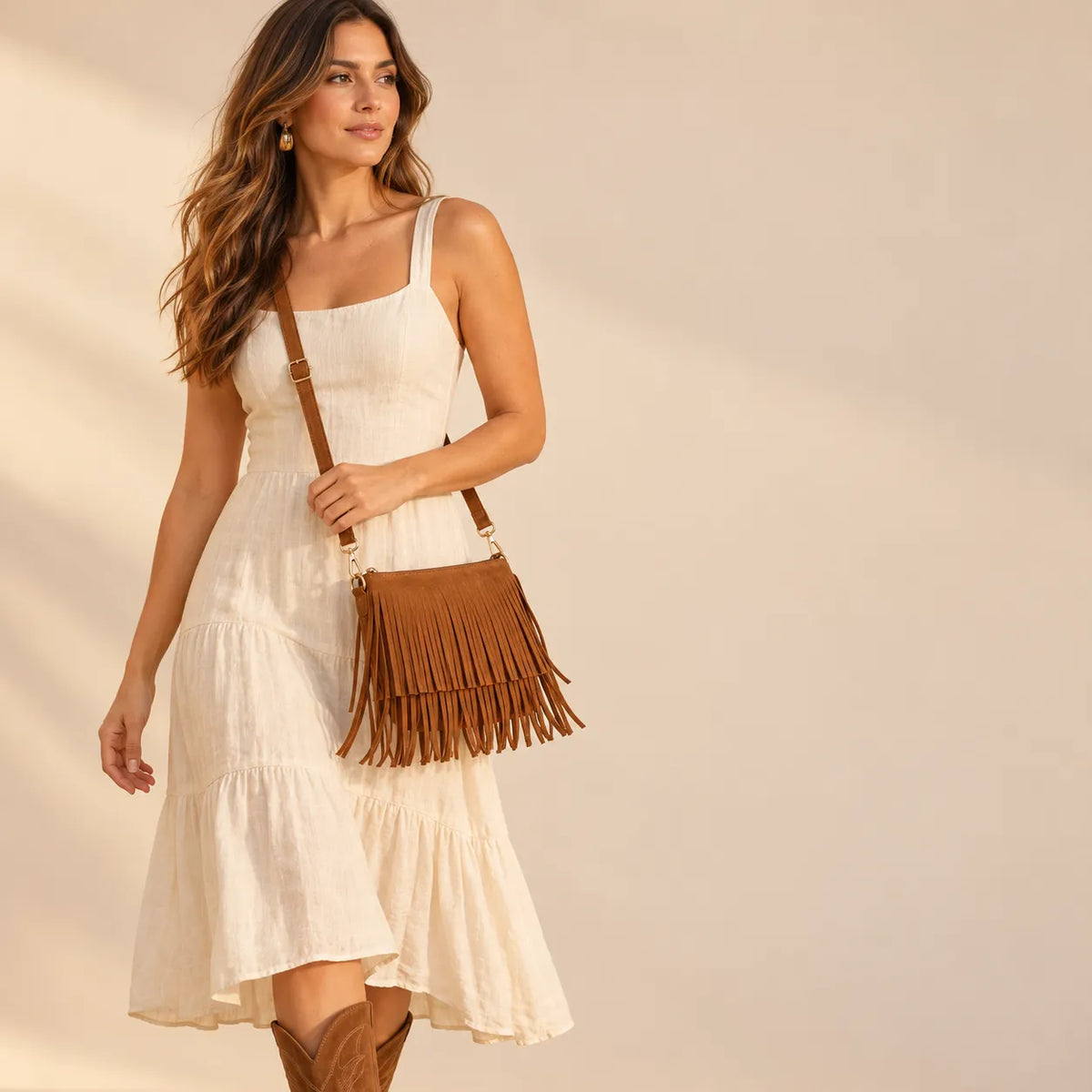 Bolsa Transversal Feminina Pequena Camurça Franjas Boho Caramelo Preta