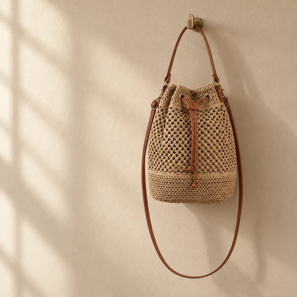 Bolsa Transversal Feminina em Palha - Menton