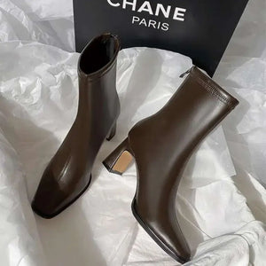 Bota Cano Curto Marrom