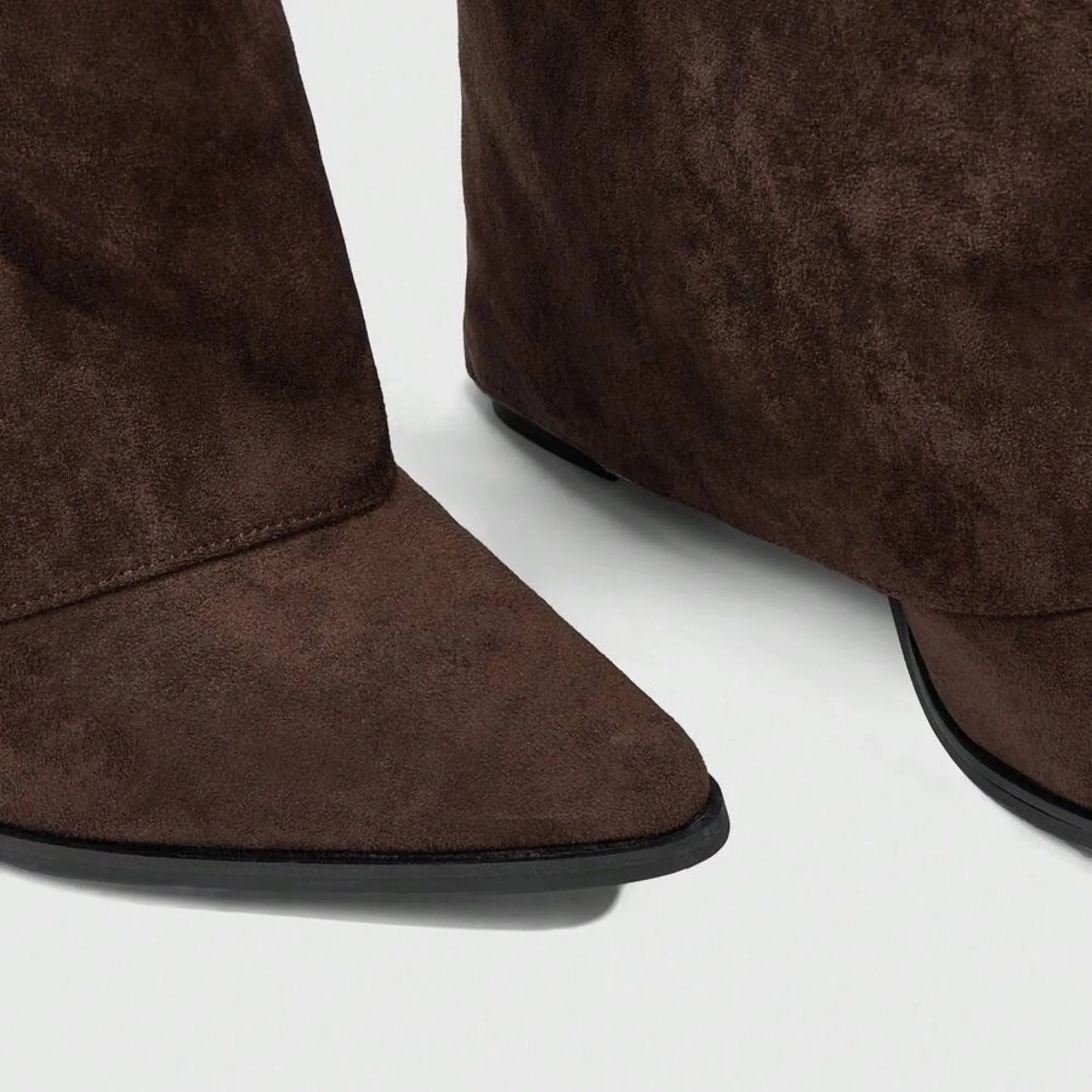 Bota capa feminina premium marrom com salto confortável