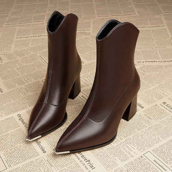 Bota-Feminina-Cano-Curto-Marrom-Couro