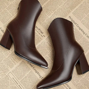 Bota Feminina Cano Curto Marrom Couro