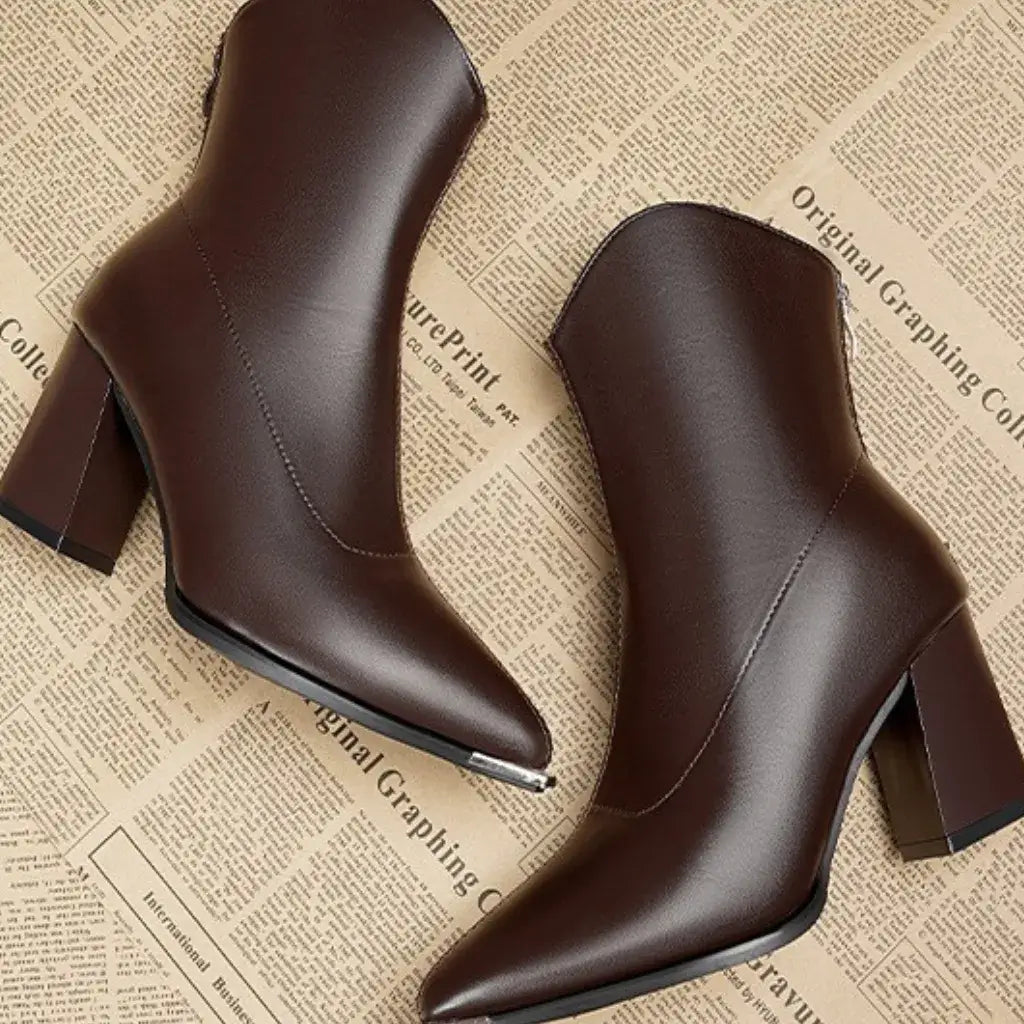 Bota Feminina Cano Curto Marrom Couro