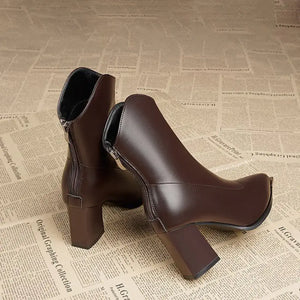 Bota Feminina Cano Curto Marrom Couro