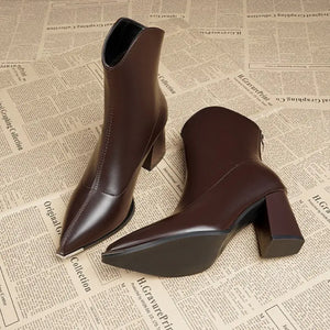 Bota Feminina Cano Curto Marrom Couro