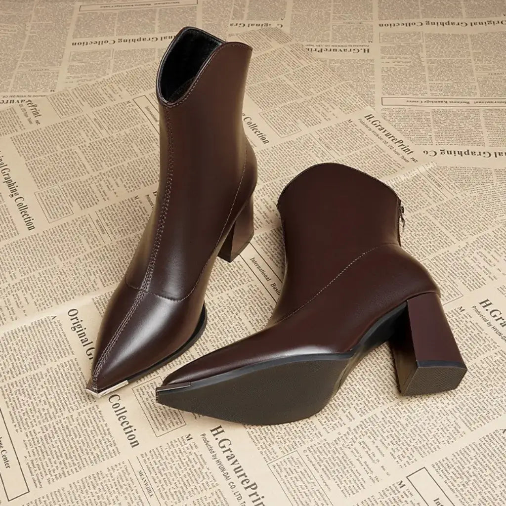 Bota Feminina Cano Curto Marrom Couro
