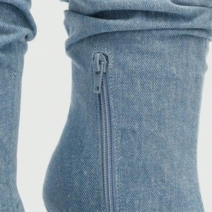 Bota feminina jeans clara bico fino salto fino alto modelo fashion elegante para mulheres sofisticadas