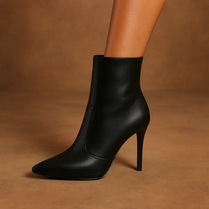 Bota Salto Alto Bico Fino Preta