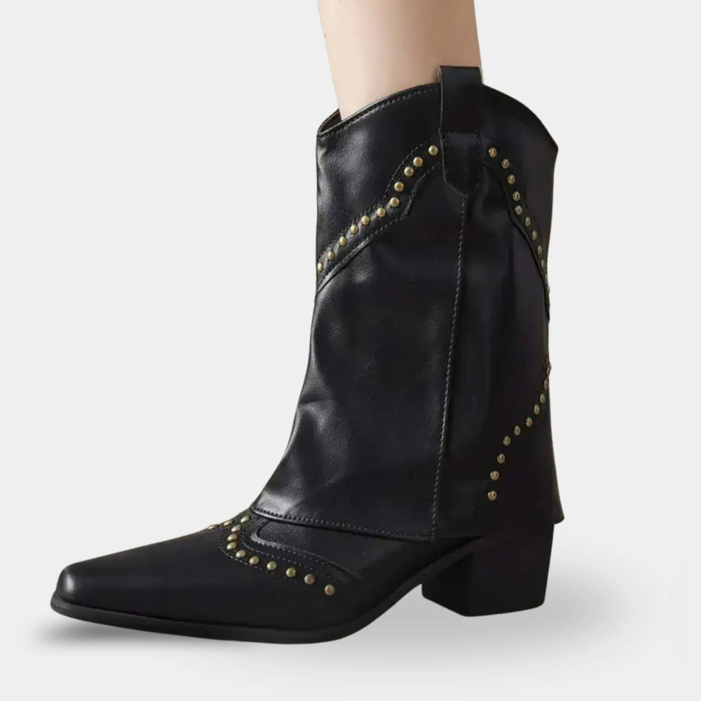 Bota Texana Feminina Preta com Tachas Denver vista lateral e traseira mostrando cano médio western de 18,5 cm