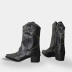 Bota Texana Feminina Preta com Tachas Denver com detalhes metálicos decorativos e acabamento premium em PU