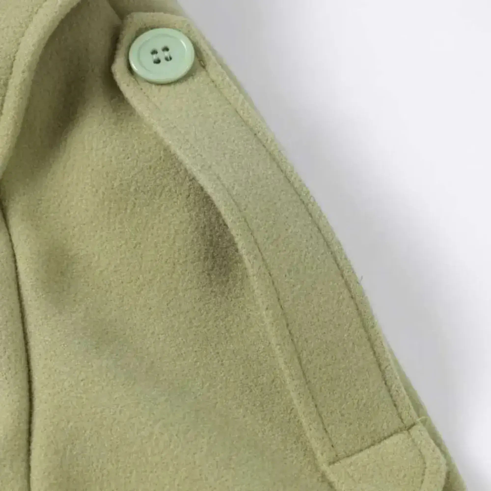Casaco feminino verde sálvia estilo trench coat para inverno com acabamento premium