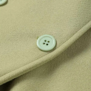 Sobretudo longo feminino verde sálvia elegante com gola estruturada e cintura marcada