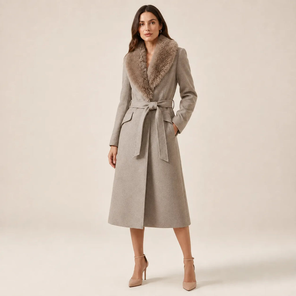 Casaco Longo Feminino Bege Lã Batida Elegante com Gola de Pelo