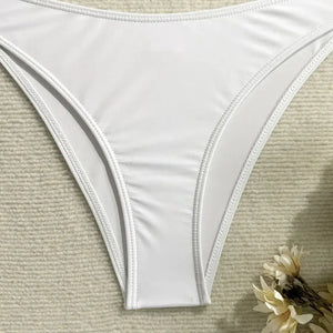 Conjunto Biquíni Cintura Alta e Saída de Praia Elegante