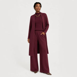 Conjunto tricô feminino bordô com cardigan longo e visual sofisticado para dias frios