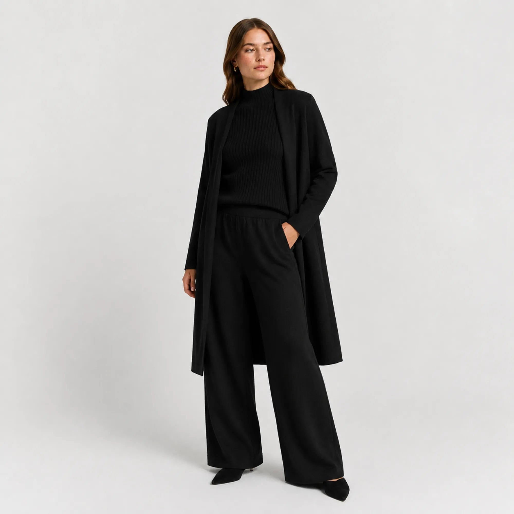 Conjunto tricô preto feminino com cardigan alongado, top e calça para look moderno e confortável