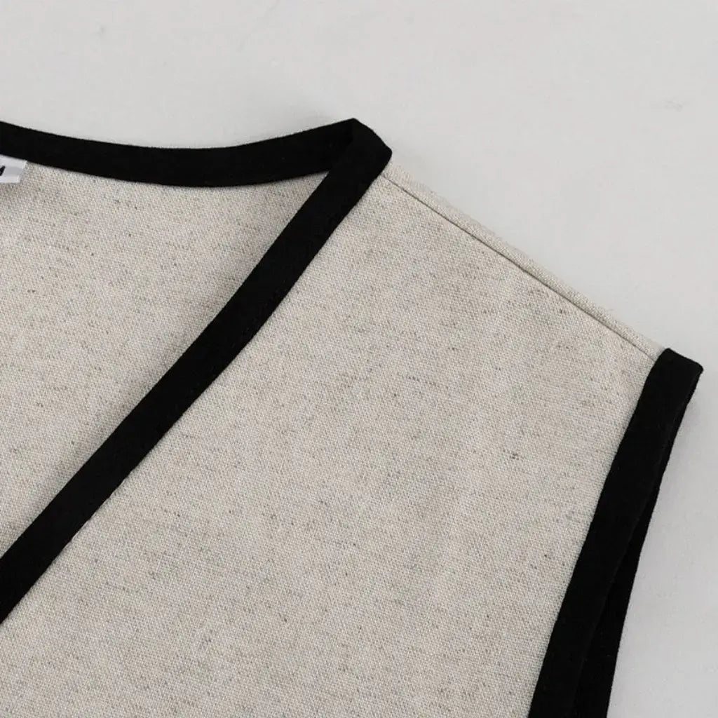 Conjunto Feminino com Short Saia e Colete Elegante