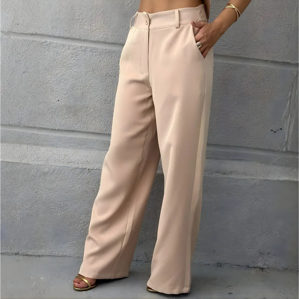 Conjunto de Alfaiataria Feminina com Blusa Assimétrica e Calça Elegante