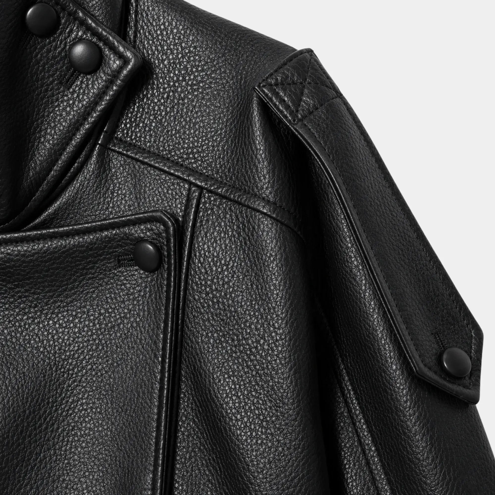 Jaqueta bomber feminina preta em couro eco premium com caimento oversized elegante