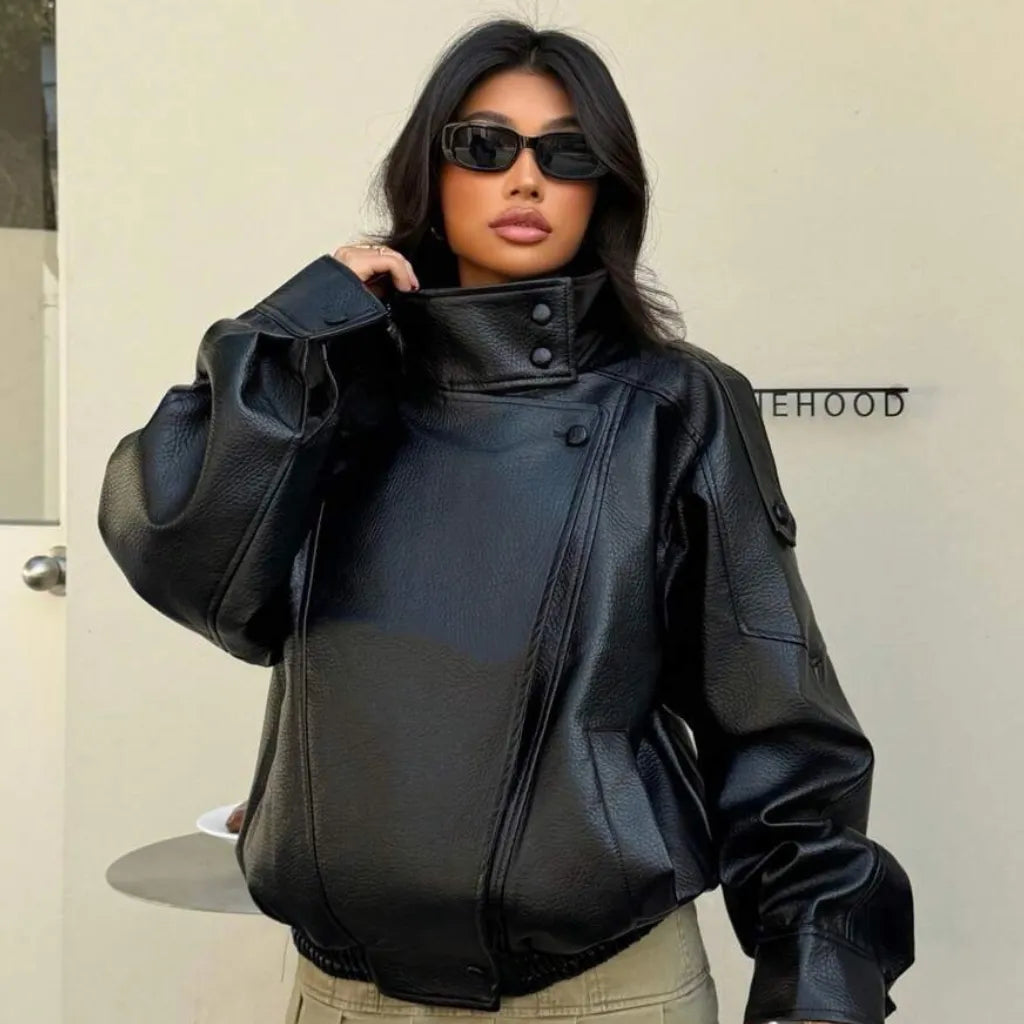 Jaqueta couro preta feminina estilo oversized elegante