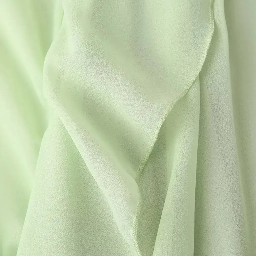 Vestido Boho Chic Curto com Babados Elegante