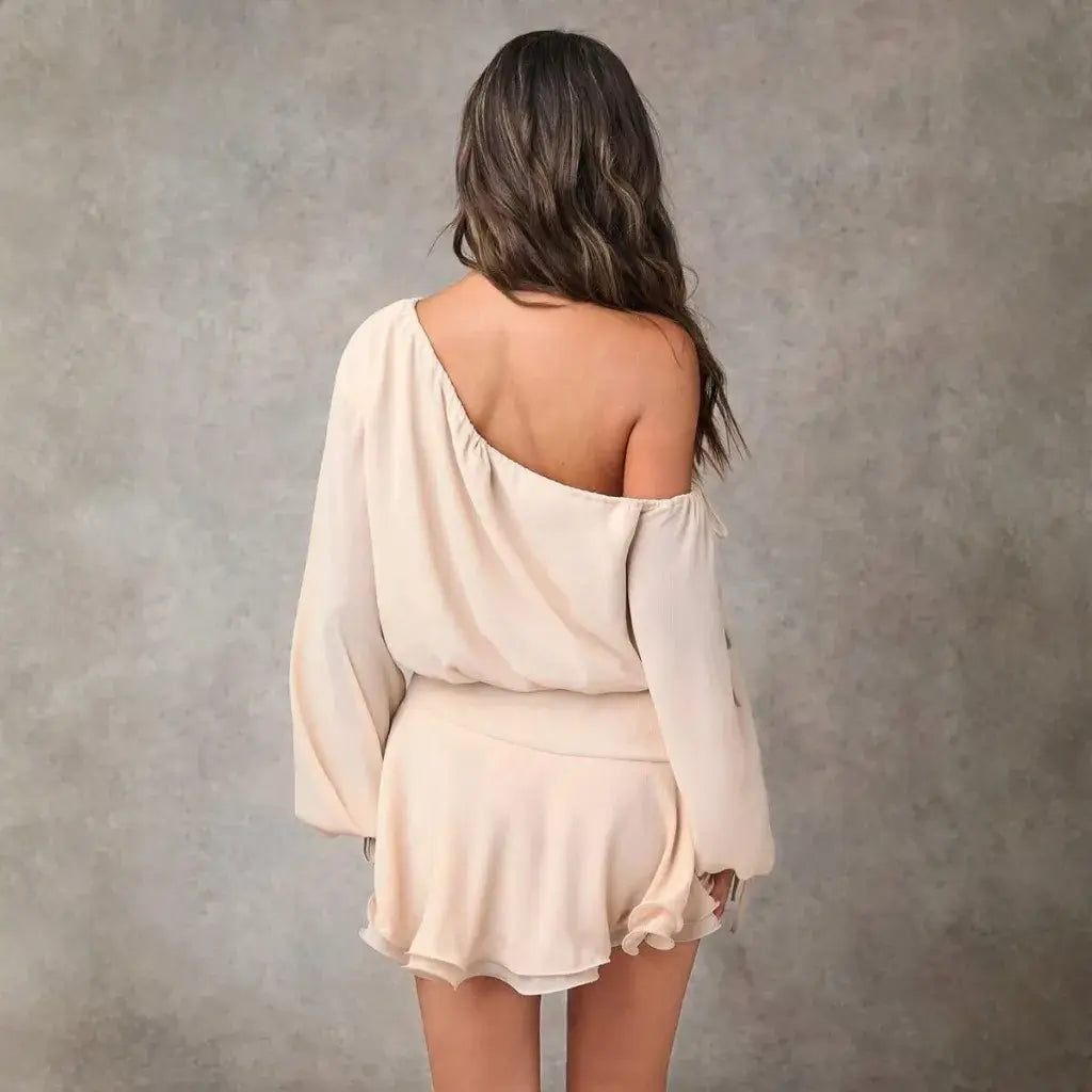 Vestido Curto Feminino Um Ombro Só Manga Longa