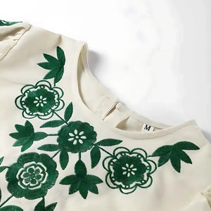 Vestido-Curto-Modelo-Ivy